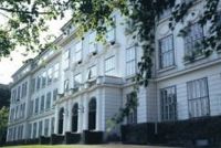 Donau-Universitt Krems Vorderansicht Altbau
