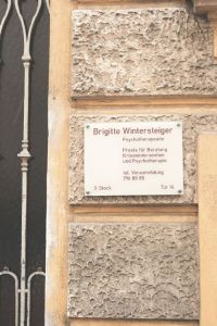 Schild Gebude